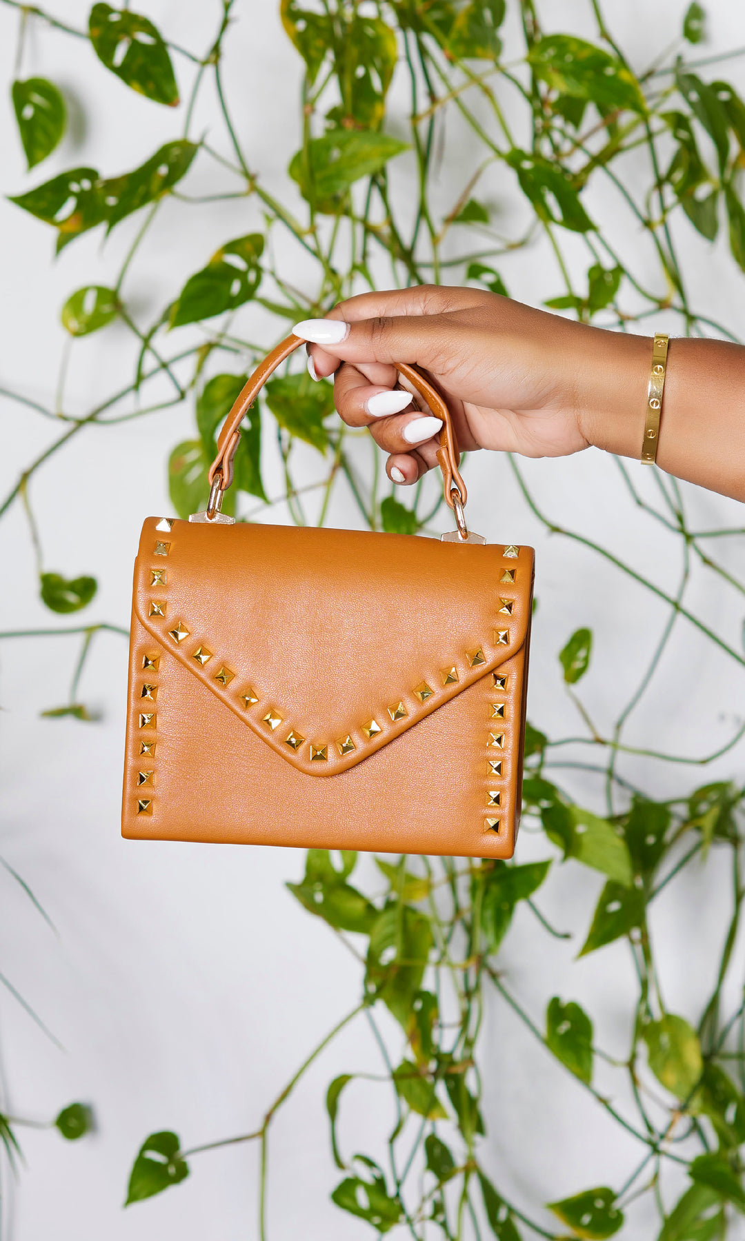 How to Clean a Leather Handbag? Easy Care Tips & Guide Cutely Covered