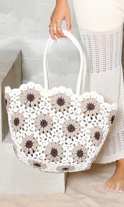 Daisy Delight Crochet Tote Bag - White - Cutely Covered
