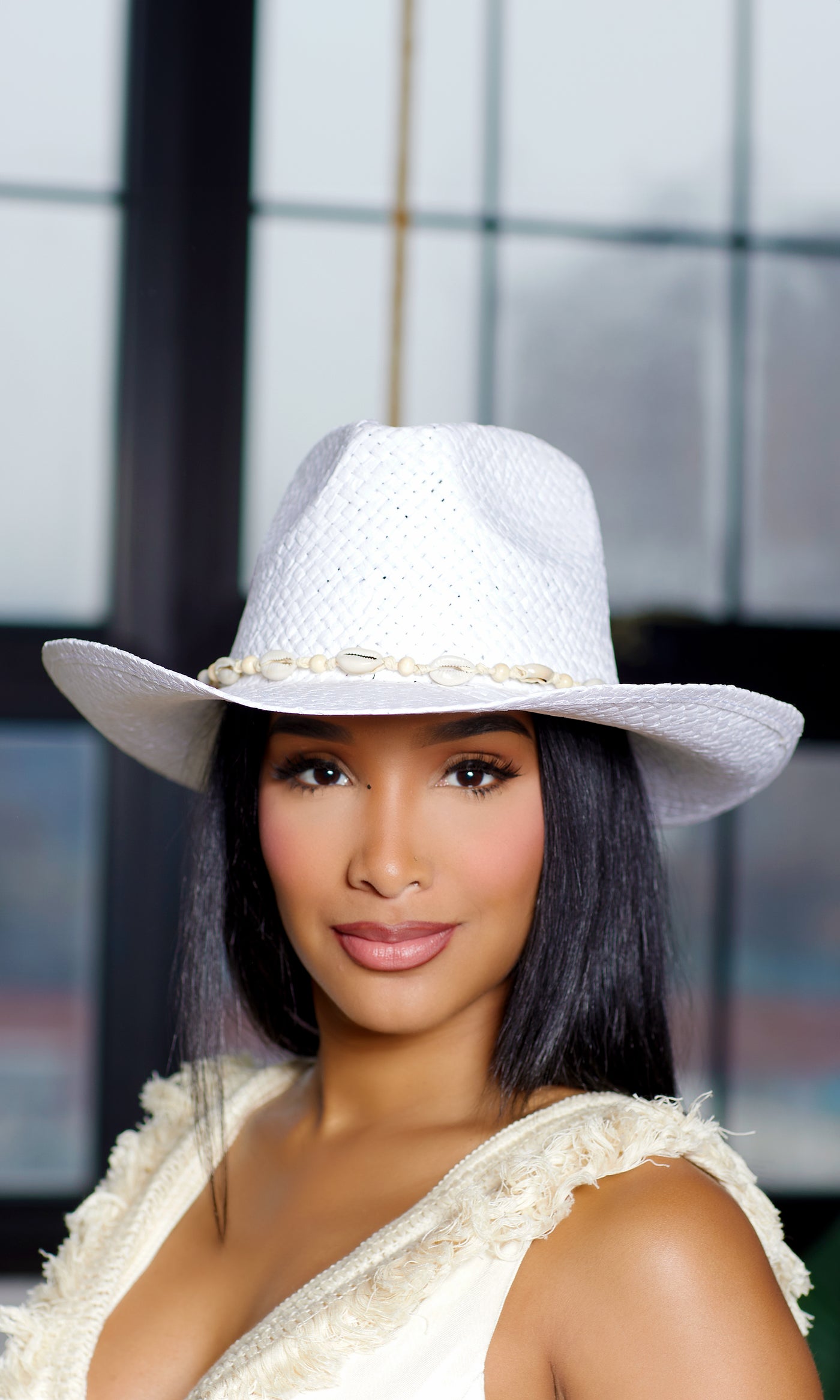 Shell Band Straw Fedora - White - Cutely Covered