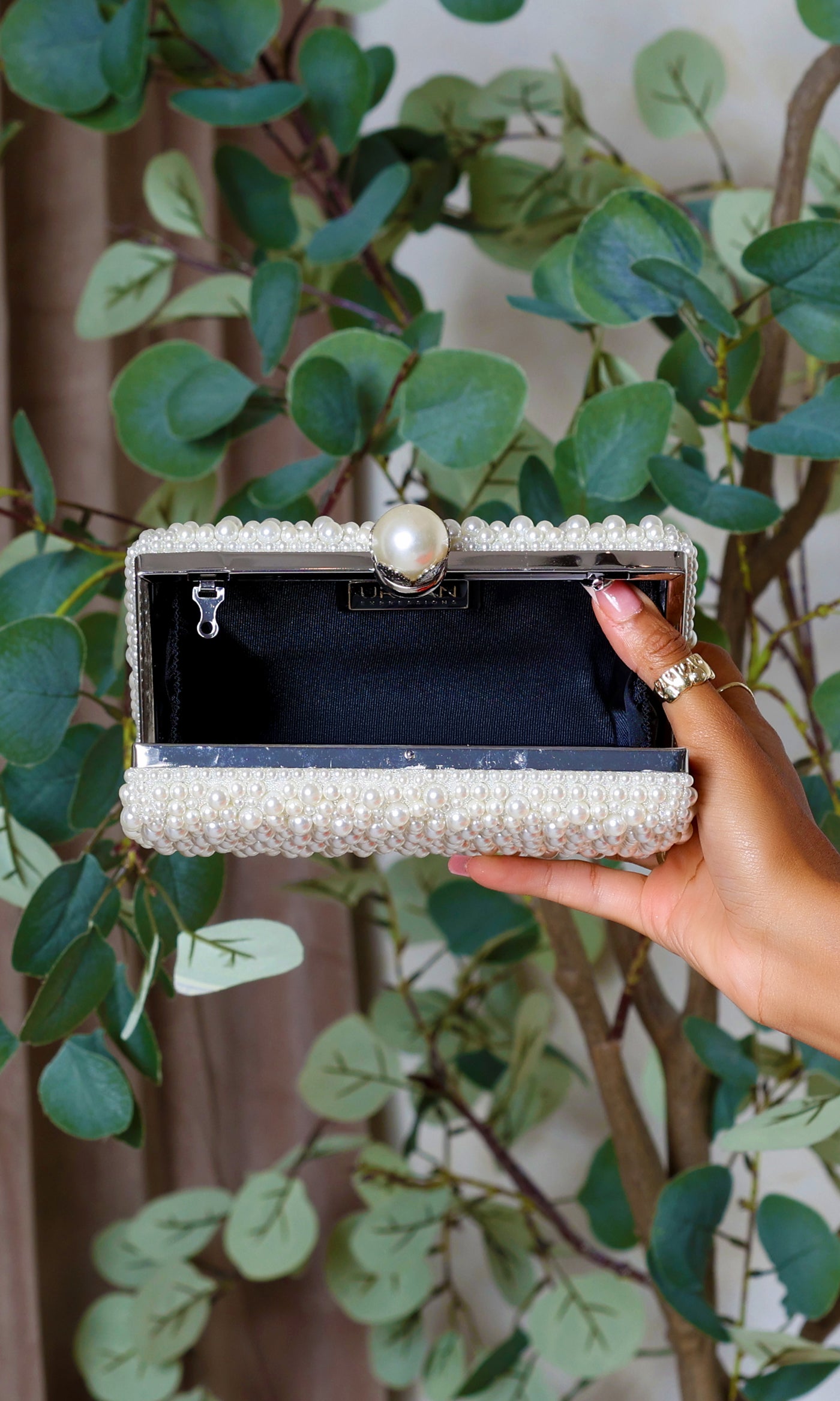 Daniela Pearl Clutch Bag - White