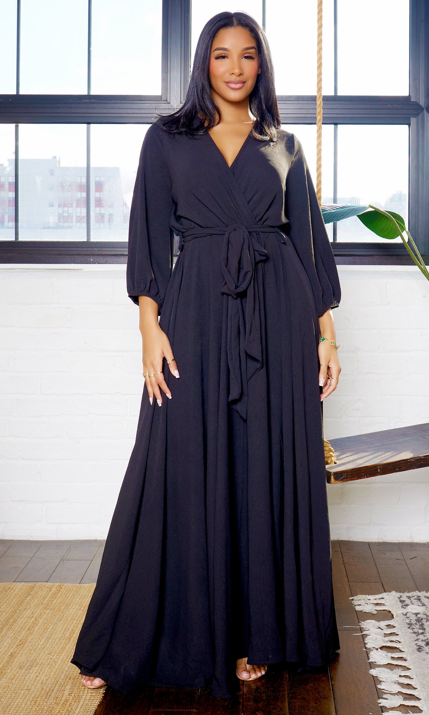 Aubree V-cut long sleeve Flowy Maxi Dress - Black