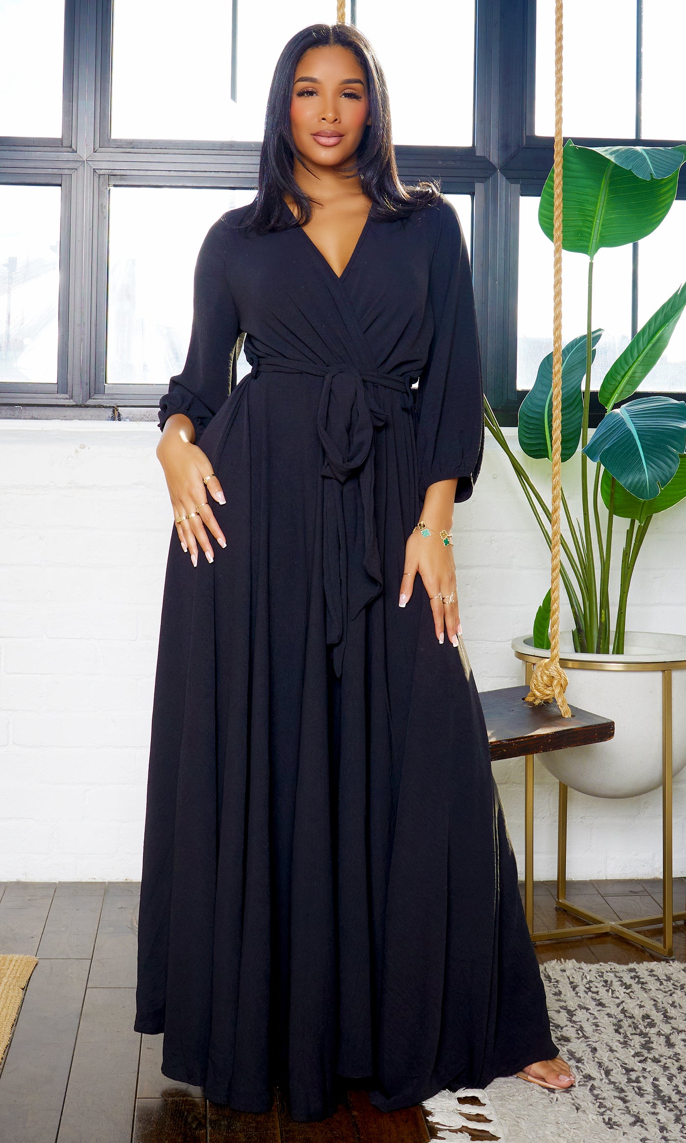 Aubree V-cut long sleeve Flowy Maxi Dress - Black