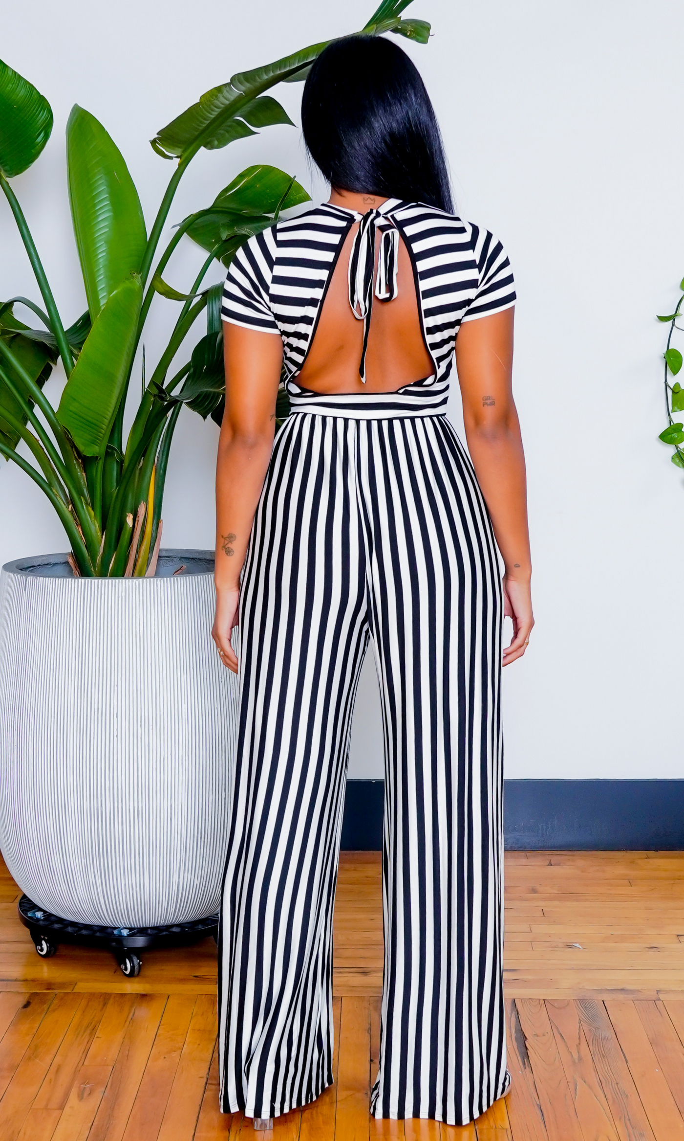 Eye Catching | Open Back Jumpsuit - Black & White - Cutely Covered