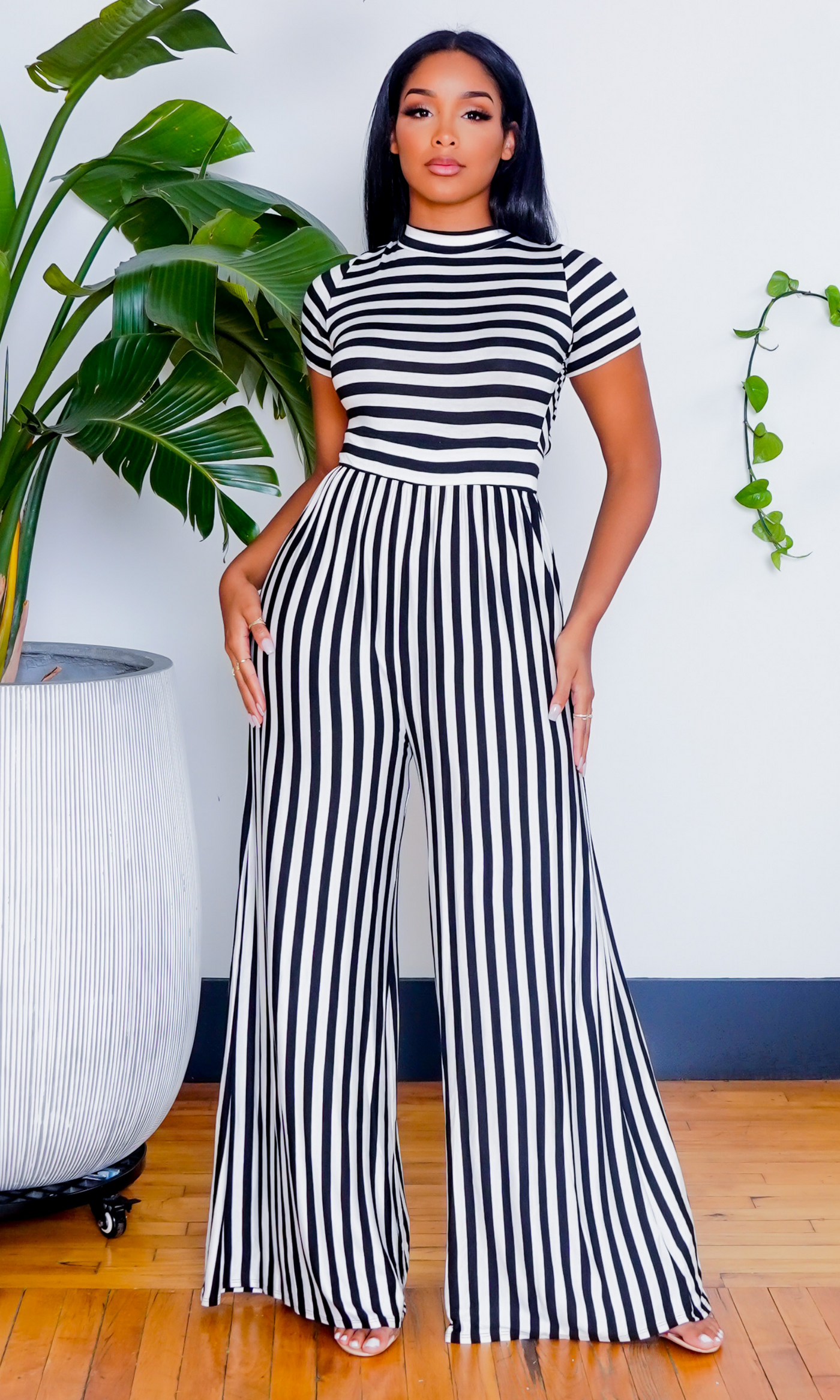 Eye Catching | Open Back Jumpsuit - Black & White - Cutely Covered